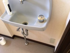 トイレ内独立洗面　悪臭