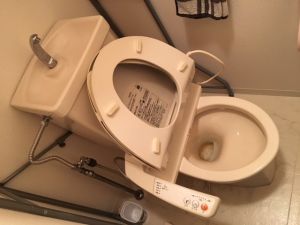 トイレタンク内での音に注意してください