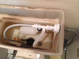 ボールタップ(浮き球)の不具合でトイレタンクの水位が上がらない