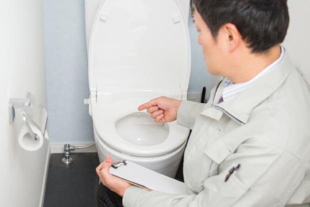 信頼できるトイレの水漏れ修理業者を見極める2つのポイント