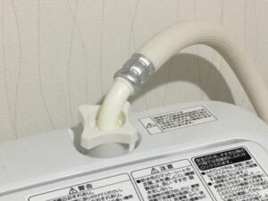 給水ホースと洗濯機の接続部